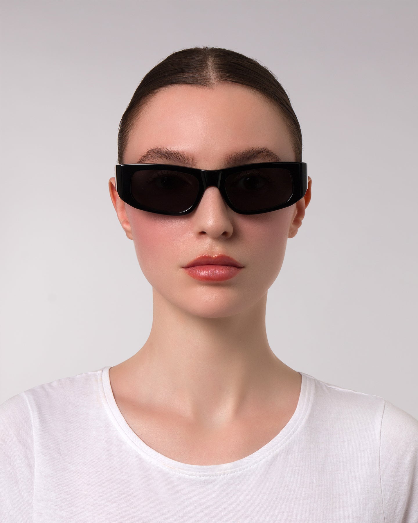 Best Sunglasses for Women – Luna Black, Available Online in USA, UK, Canada & UAE